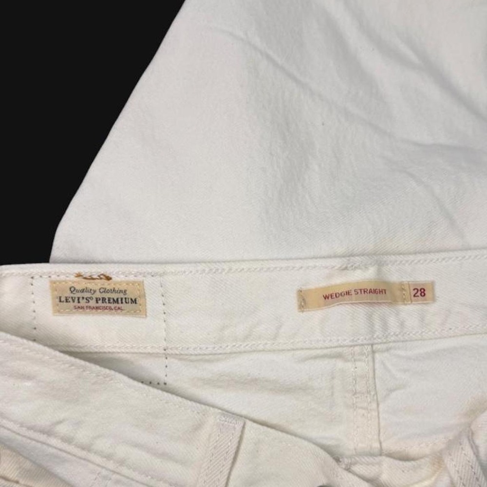 Levi's Premium Wedgie Straight Jeans White Off-White High Rise Button Fly W28